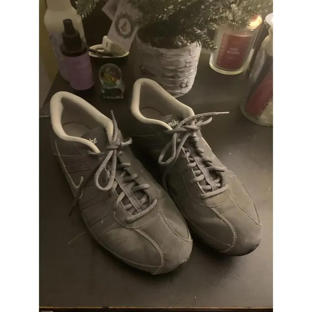 Nike Women's Sneakers Gray, Size 10​​